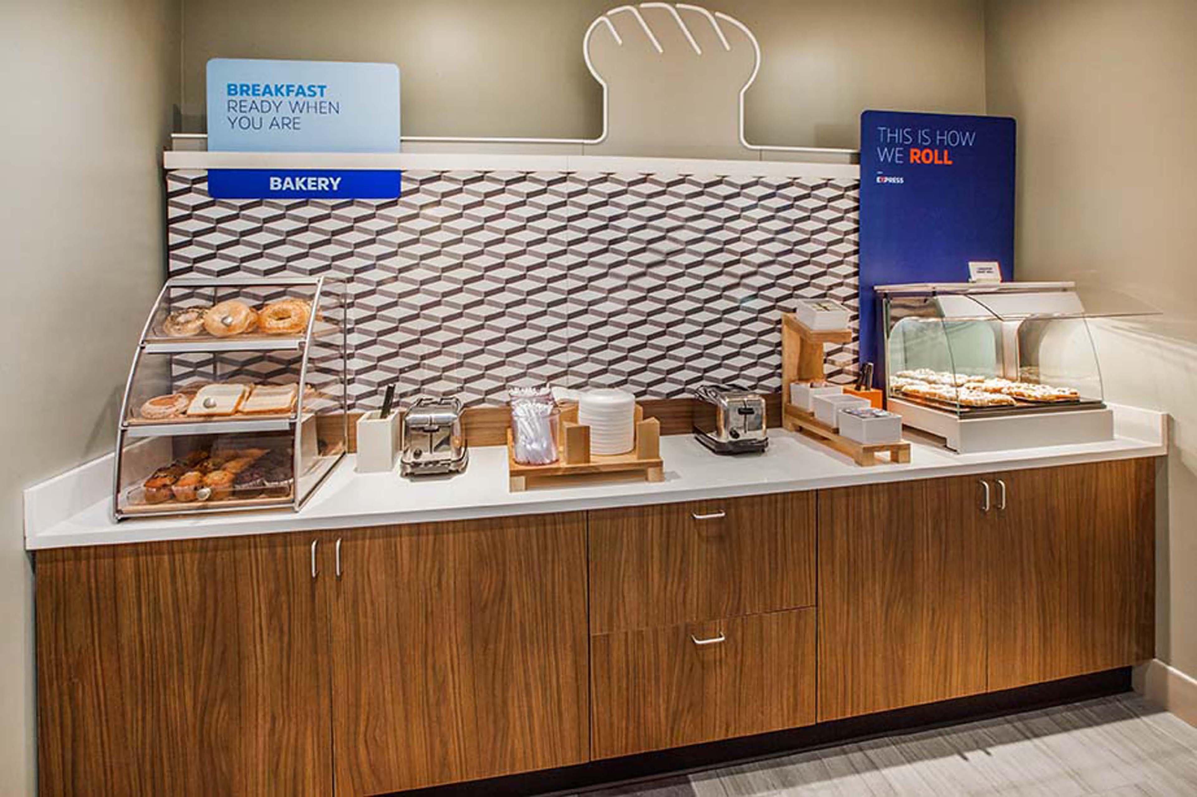 Holiday Inn Express Lake Wales North-Winter Haven By Ihg Waverly Экстерьер фото
