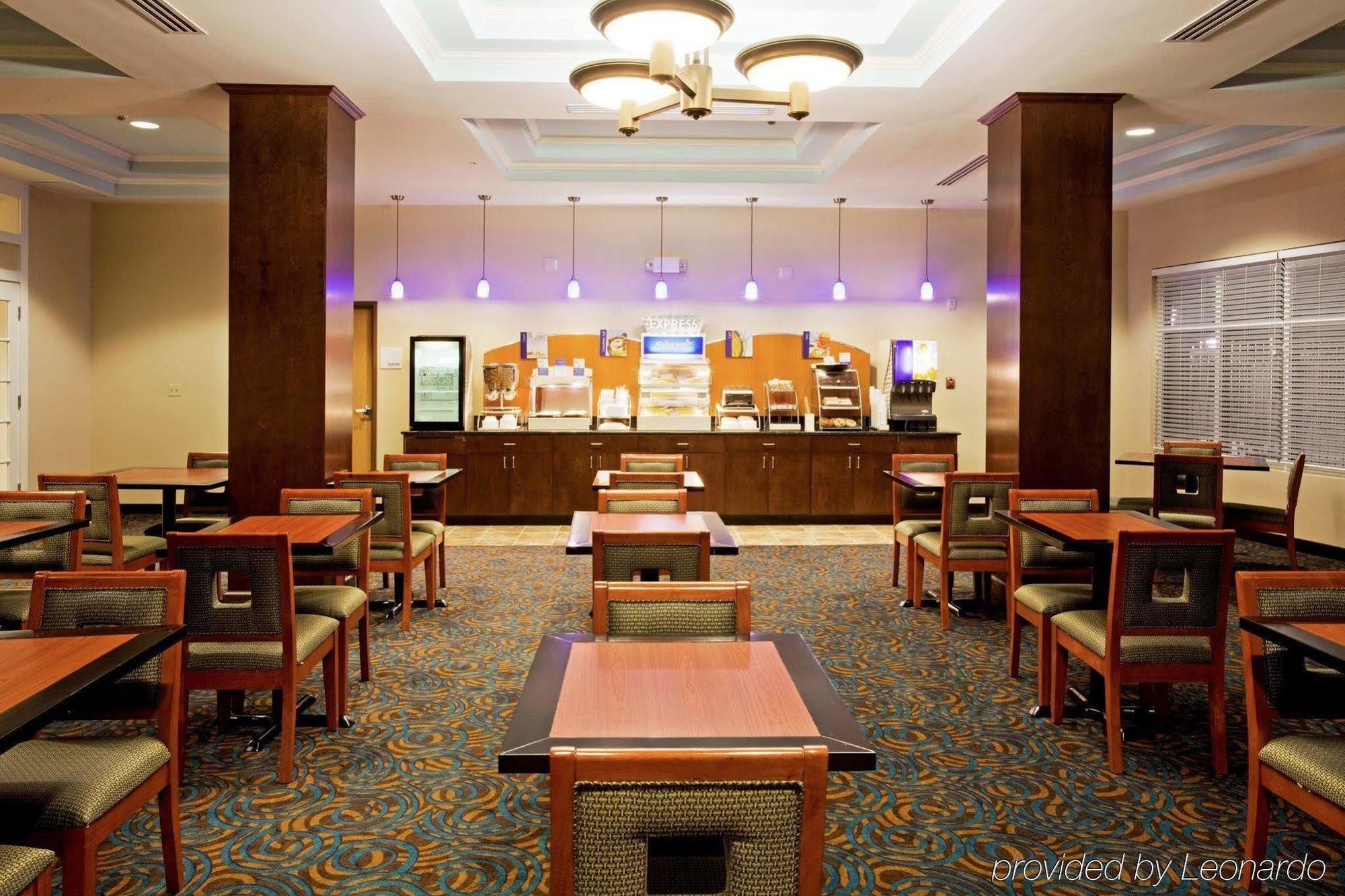 Holiday Inn Express Lake Wales North-Winter Haven By Ihg Waverly Экстерьер фото